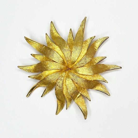 Vintage Designer Rare Hattie Carnegie Sunburst Gold Tone Brooch Retro - Picture 8 of 15